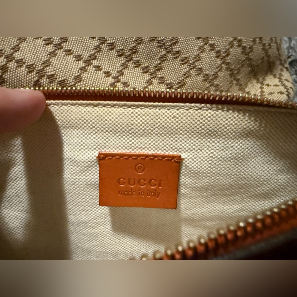 Gorgeous Gucci, Very Clean, Diamanté Large Shoulder Bag, with Built in Pouch. - Picture 3 of 15